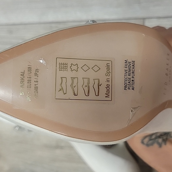 Ted Baker Size 39.5 (9) Ivory Sparkal Crystal Embellished Satin Pump - Picture 10 of 10